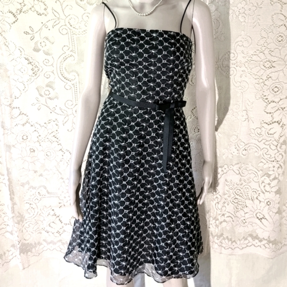 LAUNDRY by SHELLI SEGAL Embroidered Black Dress